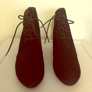 Clarks Peridot Suede Wedged Boot